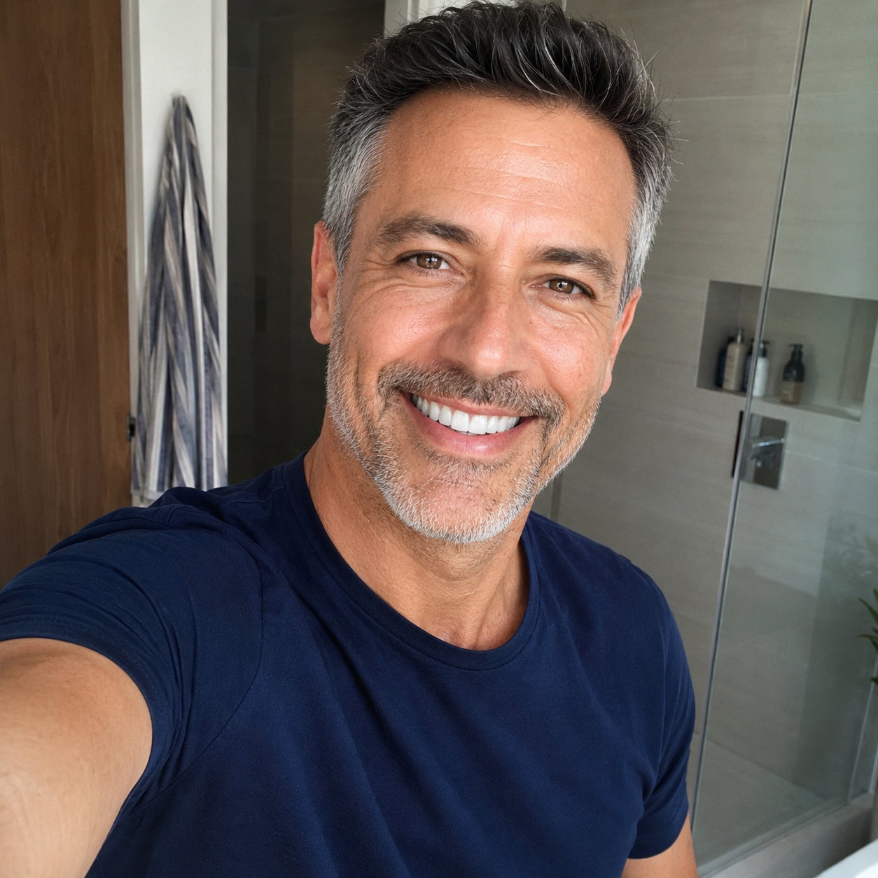 Carlos Morales - Comprador de Facebook
