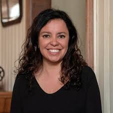 <em>Maria Perez</em>