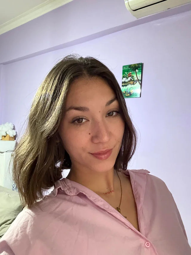 Carla Suarez. - Compradora de Facebook